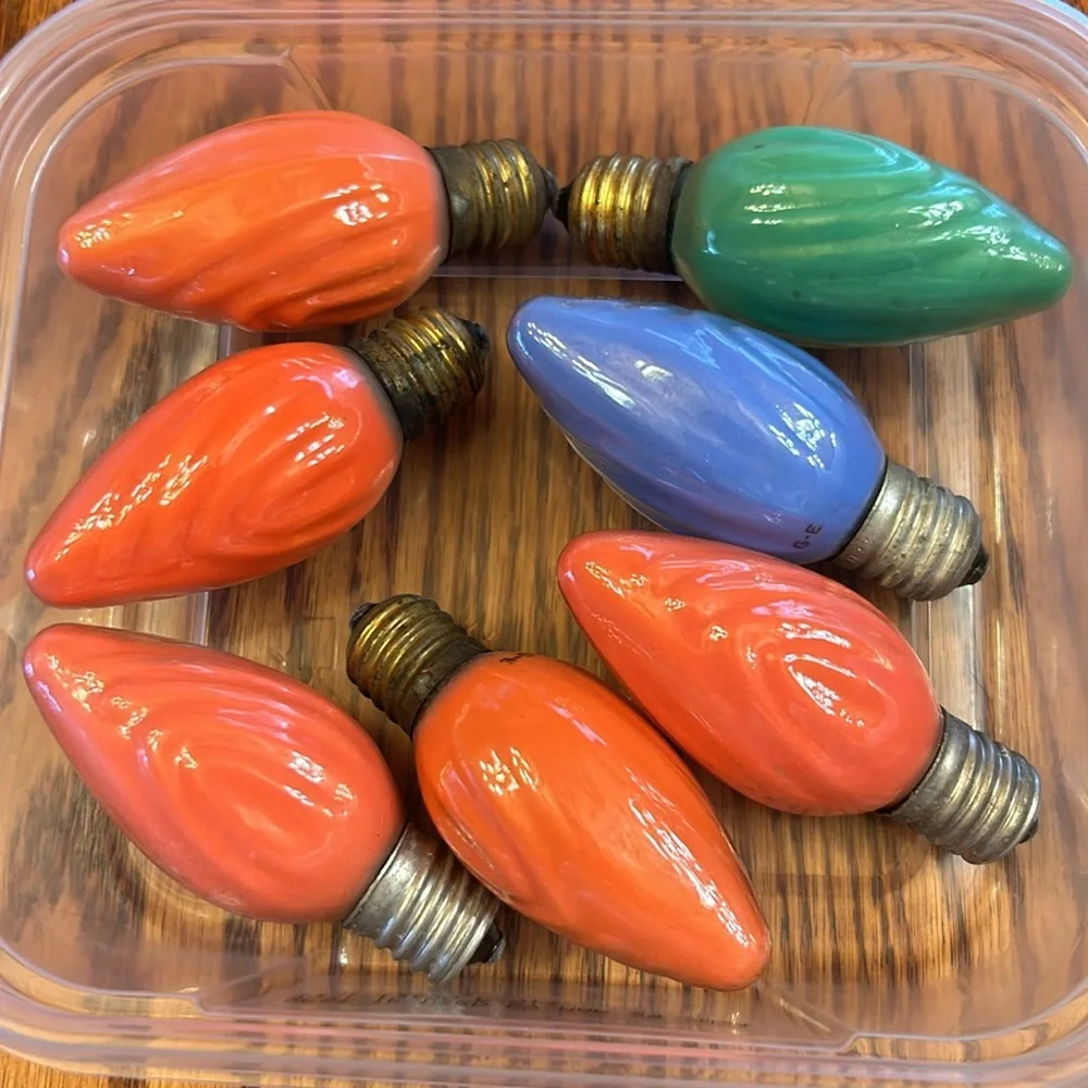 17 Vintage 1950s C9 GE Interior Paint Flame Swirl Christmas Light Bulbs - Work
